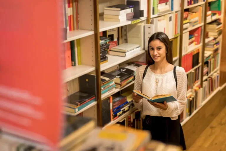 5 Best Book Stores In Ahmedabad 2025