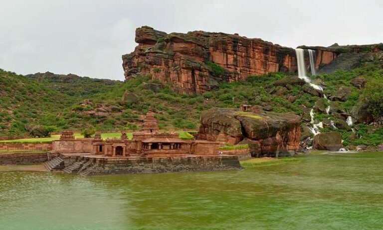  Places to Visit in Karnataka on Your Next Trip